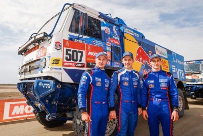 Команда @rallykm «КАМАЗ-мастер» выиграла «Дакар-2021» и заняла весь пьедестал почета в зачете грузовиков.