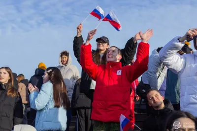 Сегодня челнинцы поддержали всероссийскую акцию, приуроченную Дню воссоединения Крыма с Россией!