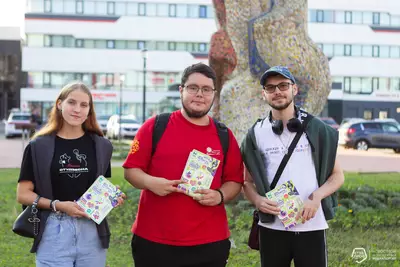 12 августа активисты ММОО «Лига Студентов г. Набережные Челны» поздравили горожан с Международным днем молодежи 2025!