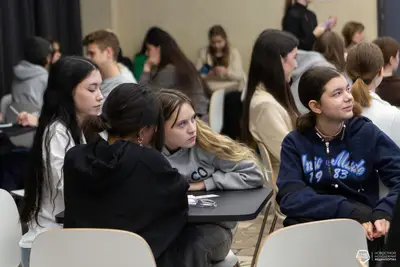 30 октября в молодежном центре «Нур» прошла научно-интеллектуальная игра «Игры разума: Осенняя теория всего»