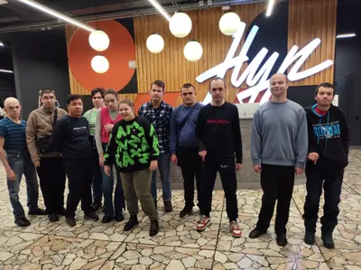 Сегодня в студии дизайна «ЭтНур» прошел мастер-класс «Сияющий цветок народов», приуроченный к празднованию Дня народного единства