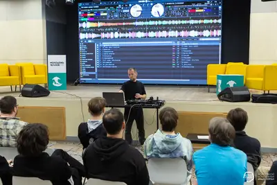 26 ноября в тёплой и насыщенной атмосфере прошёл мастер-класс для диджеев и про диджеев